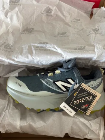Used New Balance Hierro v9 GTX bike — image 2 of 4