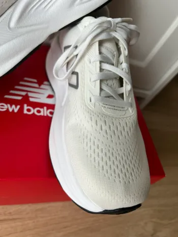 Used New Balance Fresh Foam x Kaiha V2 bike — image 2 of 11