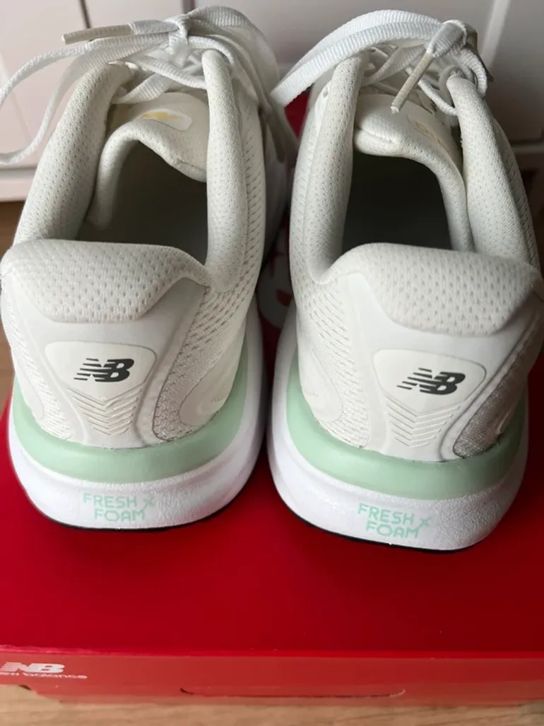 Used New Balance Fresh Foam x Kaiha V2 bike — image 5 of 11