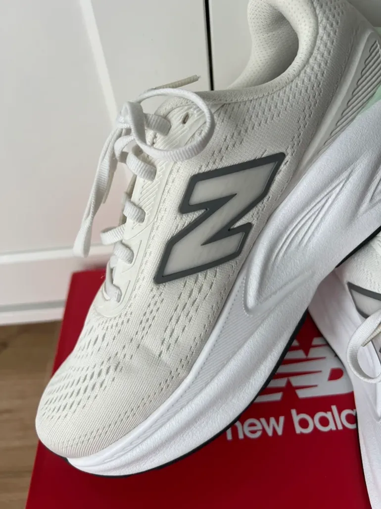 Used New Balance Fresh Foam x Kaiha V2 bike — image 3 of 11