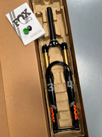 Použité Fox 34 Kashima Stepcast Fork 2024 bike — obrázek 1 z 8