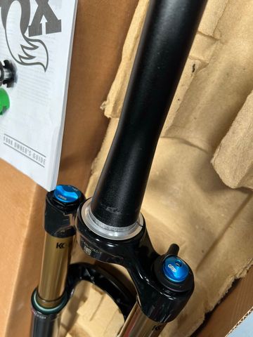 Použité Fox 34 Kashima Stepcast Fork 2024 bike — obrázek 5 z 8