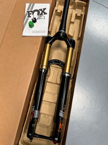 Použité Fox 34 Kashima Stepcast Fork 2024 bike — obrázek 4 z 8