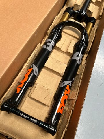 Použité Fox 34 Kashima Stepcast Fork 2024 bike — obrázek 2 z 8