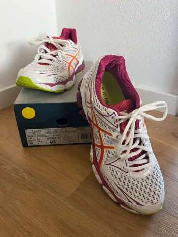 Gebrauchtes Asics Laufschuhe Gr. 38 bike