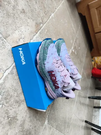 Used Hoka Speedgoat 6 GTX bike — image 4 of 4