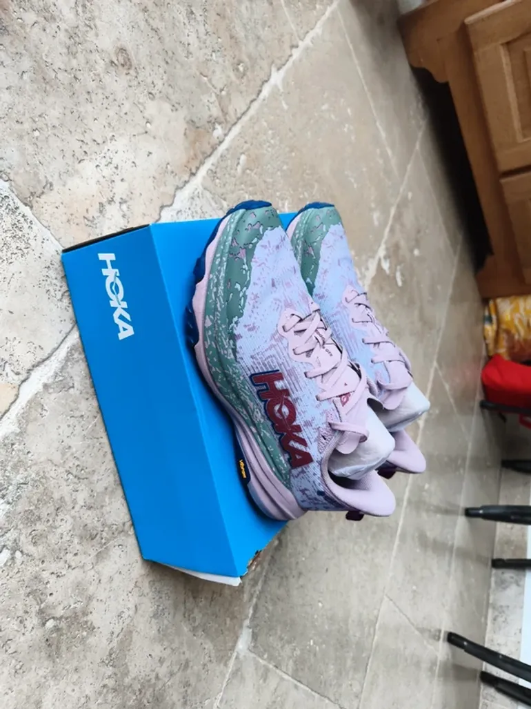Used Hoka Speedgoat 6 GTX bike — image 4 of 4