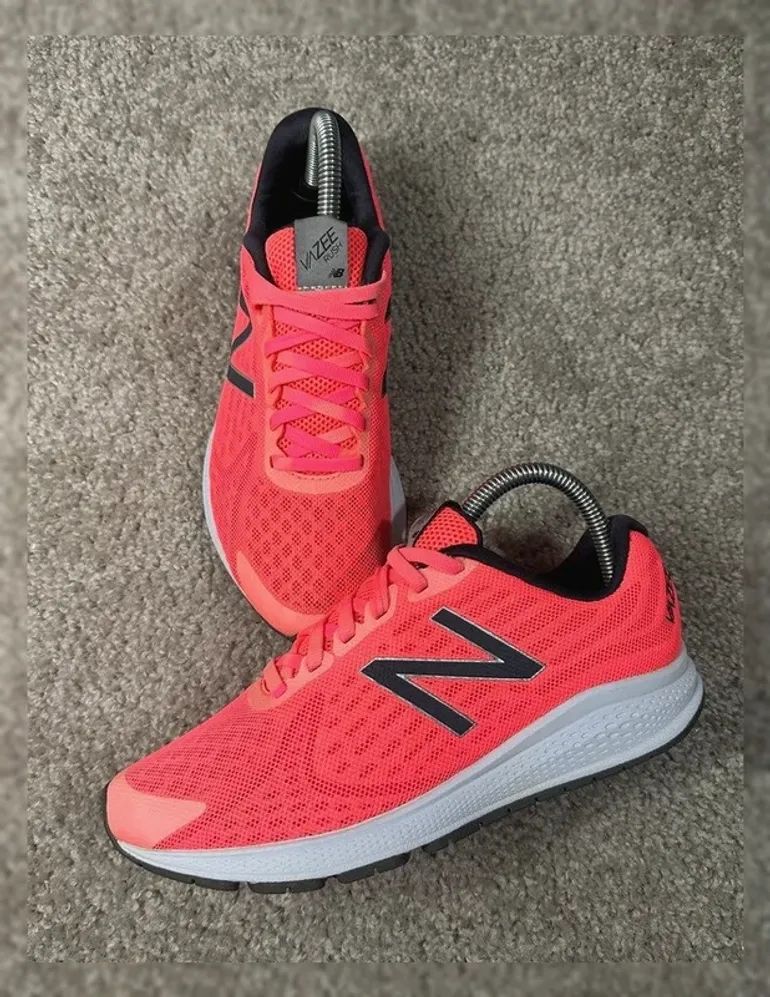Used New Balance Wazee bike — image 2 of 10