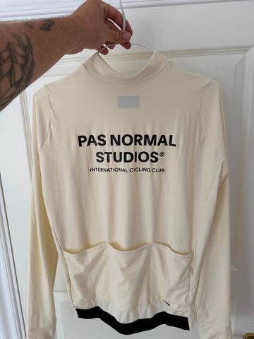 Used Pas Normal Studios Jersey 2026 bike — image 2 of 2