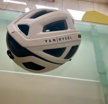 Used Van Rysel ROADR 500 bike — image 4 of 9