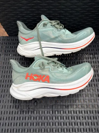 Used Hoka Clifton 10 2026 bike — image 2 of 6