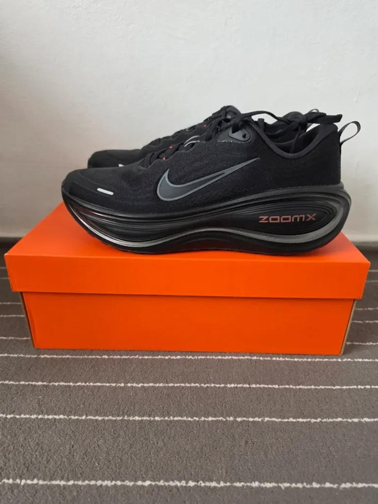 Used Premium Nike Vomero Plus bike — image 3 of 12