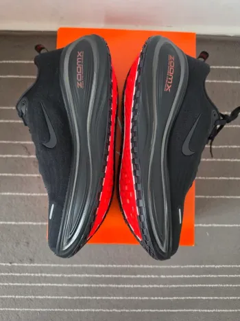 Used Premium Nike Vomero Plus bike — image 7 of 12