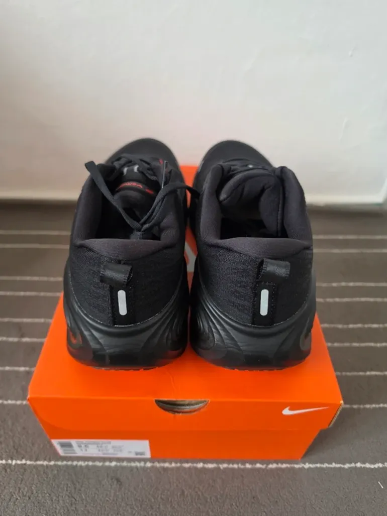 Used Premium Nike Vomero Plus bike — image 10 of 12