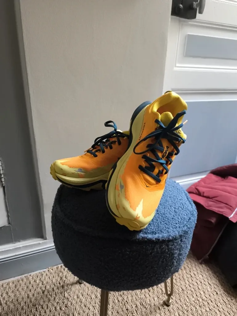 Used Hoka One Running Shoes bike — image 2 of 6