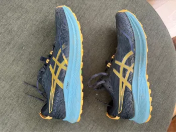 Asics Fuji Lite 4 bike d'occasion — image 3 sur 6