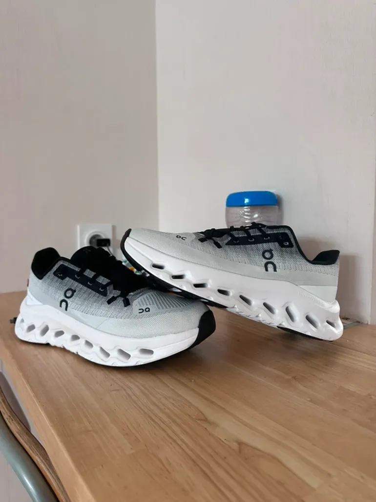 On Running On Shoes bike d'occasion — image 2 sur 4