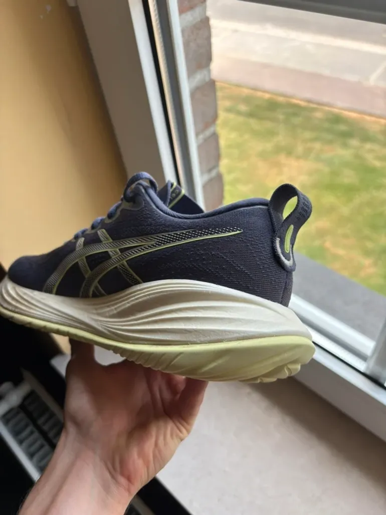 Tweedehands Asics Gel Cumulus 27 bike — afbeelding 5 van 9