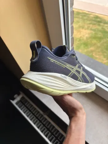 Tweedehands Asics Gel Cumulus 27 bike — afbeelding 4 van 9