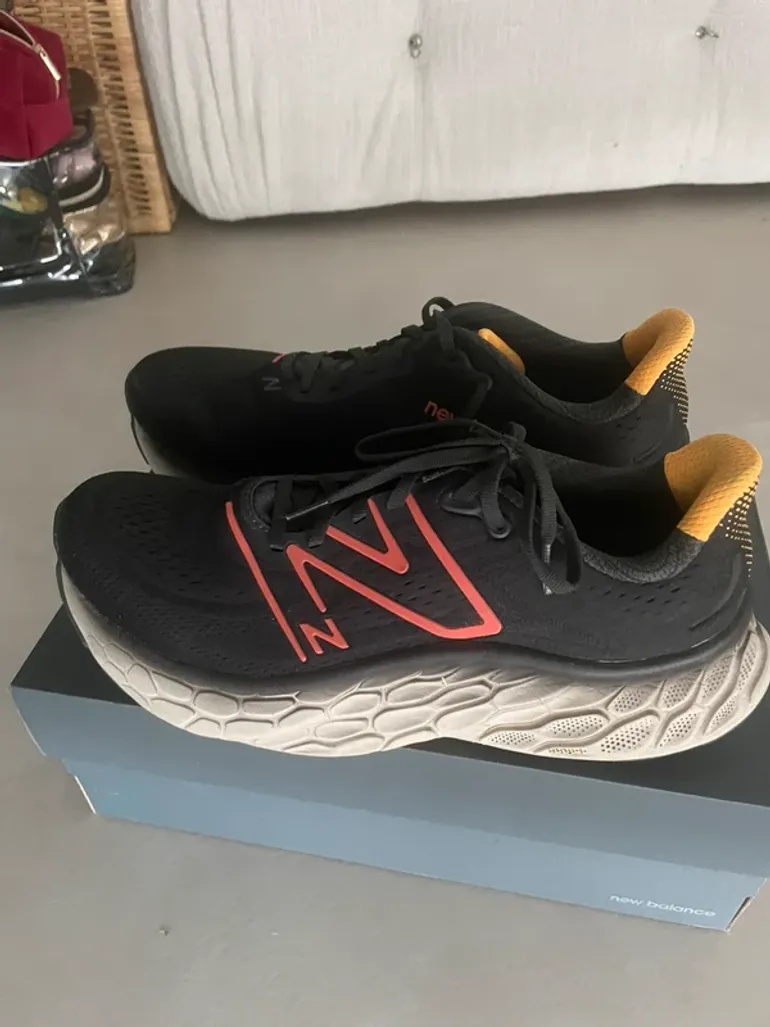 Used New Balance Fresh Foam X More v4 bike — image 2 of 5
