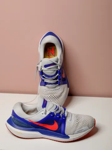 Used Nike AirZoom Vomero 16 bike — image 7 of 8