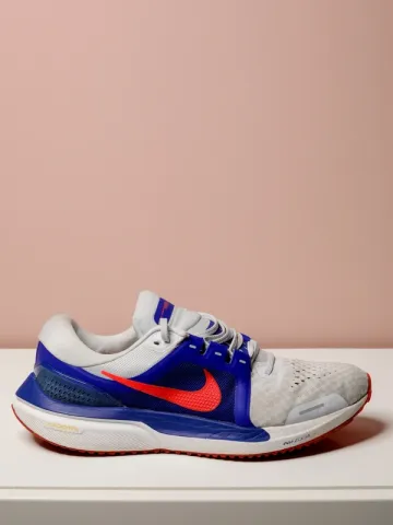 Used Nike AirZoom Vomero 16 bike — image 8 of 8