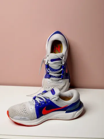 Used Nike AirZoom Vomero 16 bike — image 6 of 8
