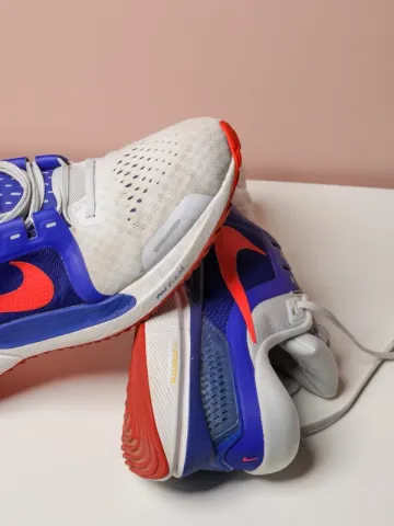 Used Nike AirZoom Vomero 16 bike — image 5 of 8