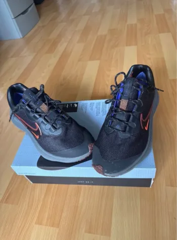Brugt Nike Zoom Winflo 8 Shield bike