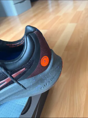 Used Nike Zoom Winflo 8 Shield bike — image 3 of 5
