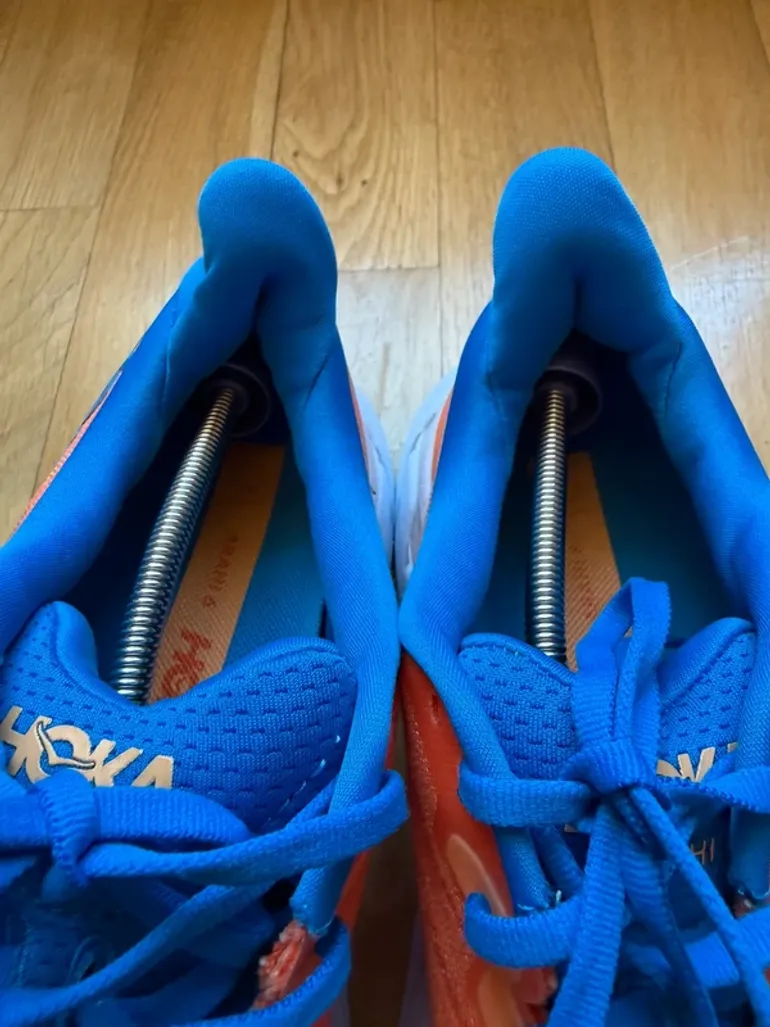 Used Hoka Arahi 6 bike — image 8 of 11