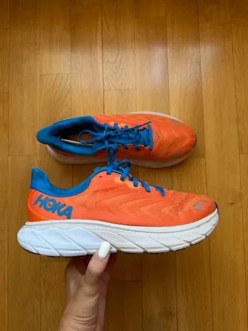 Used Hoka Arahi 6 bike — image 5 of 11