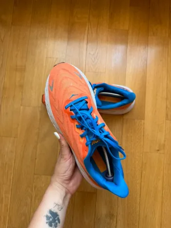 Used Hoka Arahi 6 bike — image 2 of 11