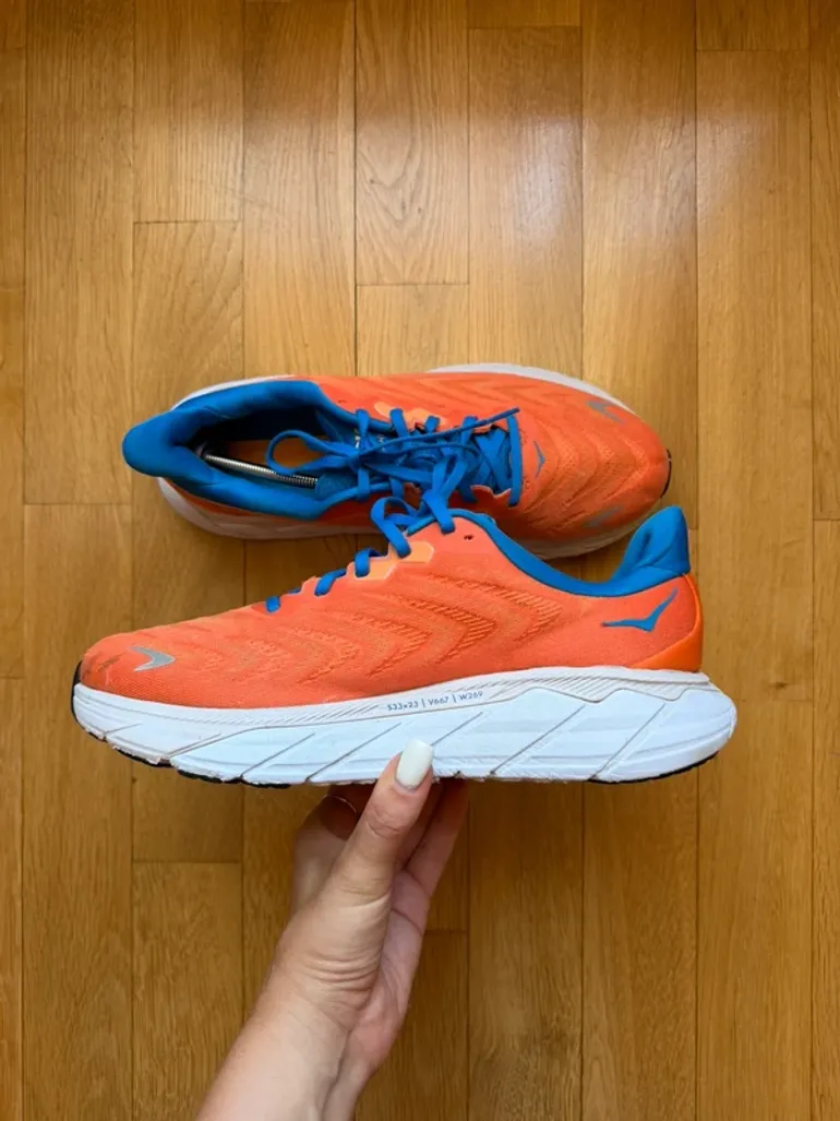 Used Hoka Arahi 6 bike — image 6 of 11