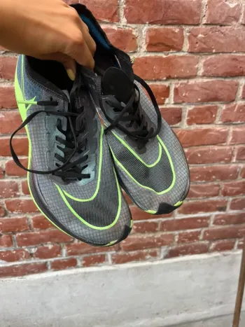 Käytetty Nike ZoomX Vaporfly Next% bike — kuva 3 / 5