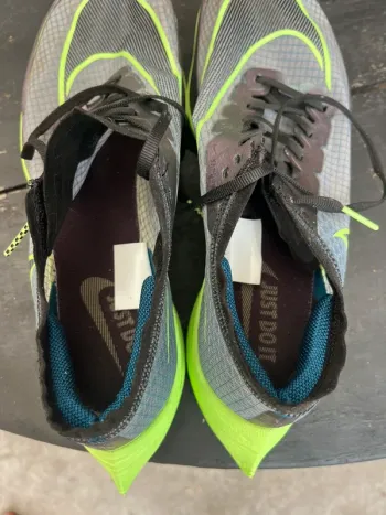 Käytetty Nike ZoomX Vaporfly Next% bike — kuva 4 / 5