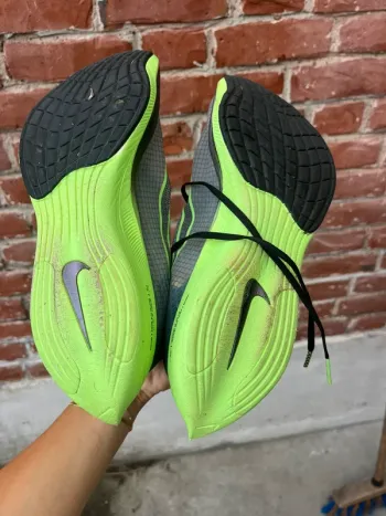 Käytetty Nike ZoomX Vaporfly Next% bike — kuva 2 / 5