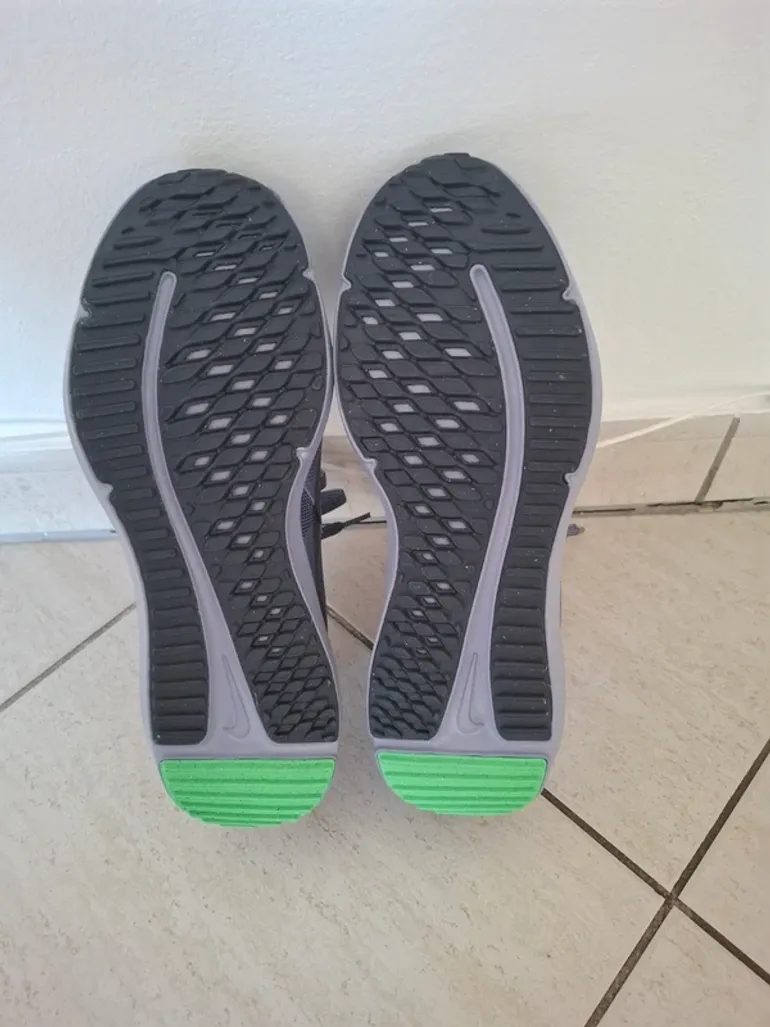 Used Nike Sneakers 42 bike — image 7 of 7