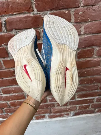 Käytetty Nike ZoomX Vaporfly NEXT% 'Blue Ribbon Sports' bike — kuva 2 / 3