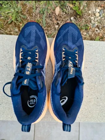 Used Asics Novablast 5 bike — image 5 of 7