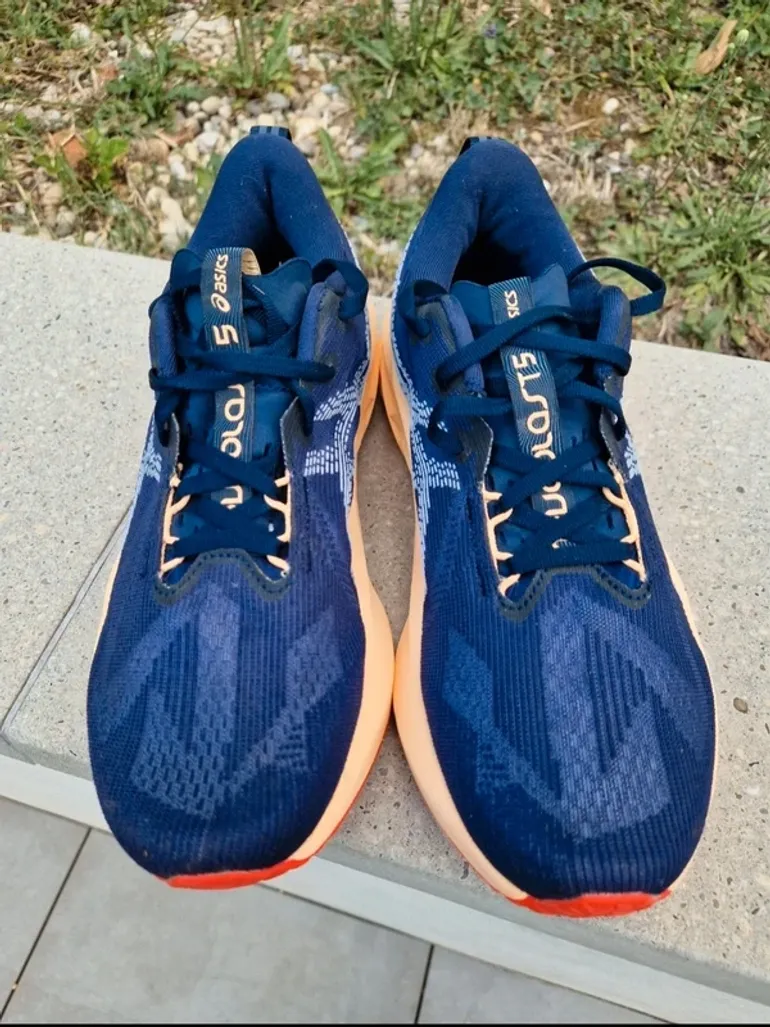 Used Asics Novablast 5 bike — image 4 of 7