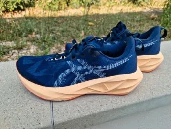 Brugt Asics Novablast 5 bike
