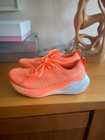 Używany Asics gel saiun 3 bike