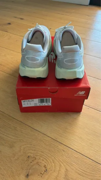 Gebrauchtes New Balance Rebel V5 bike — Bild 2 von 7