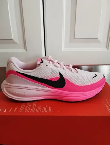 Used Nike Revolution 8 bike