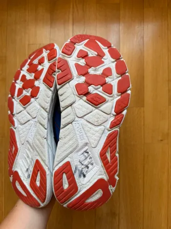 Used Hoka Arahi 5 bike — image 11 of 12