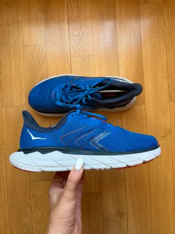 Used Hoka Arahi 5 bike — image 3 of 12