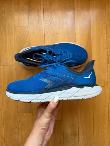 Used Hoka Arahi 5 bike — image 6 of 12