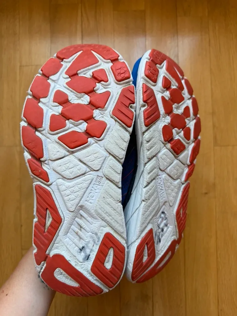 Used Hoka Arahi 5 bike — image 10 of 12