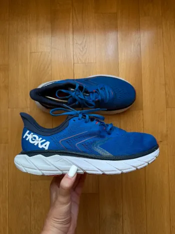 Used Hoka Arahi 5 bike — image 5 of 12
